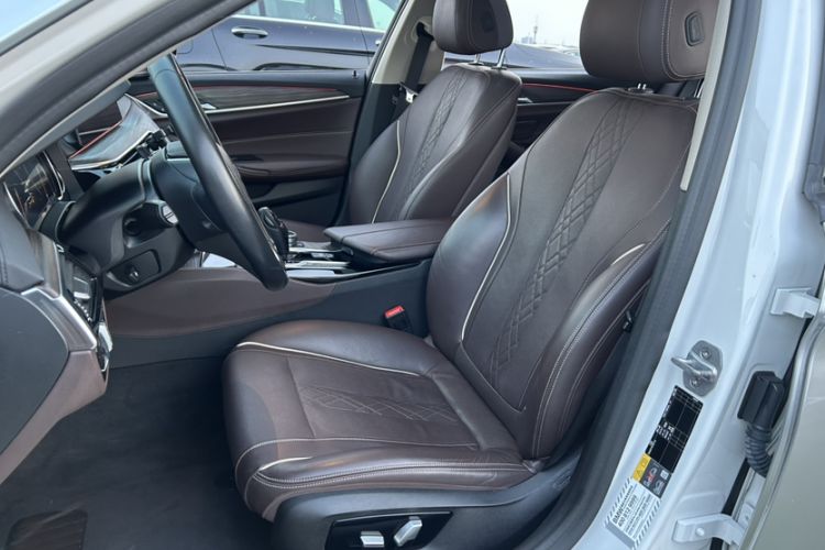 Used BMW 5 Series New Energy 2019 530Le Luxury Package Left Front Seat