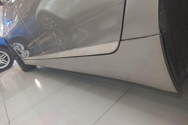 Used BMW 5 Series New Energy 2019 530Le Luxury Package Left Side Sill