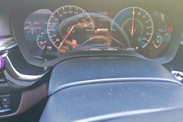 Used BMW 5 Series New Energy 2019 Updated 530Le Pioneer Edition Odometer Close Up