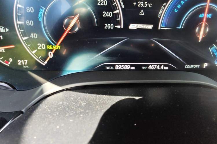 Used BMW 5 Series New Energy 2019 Updated Version 530Le Luxury Package Odometer Close Up