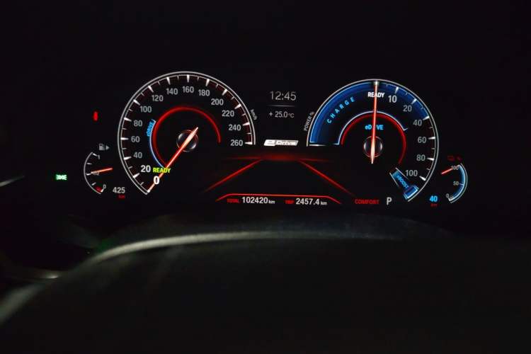 Used BMW 5 Series New Energy 2019 Updated Version 530Le Luxury Package Odometer Close Up