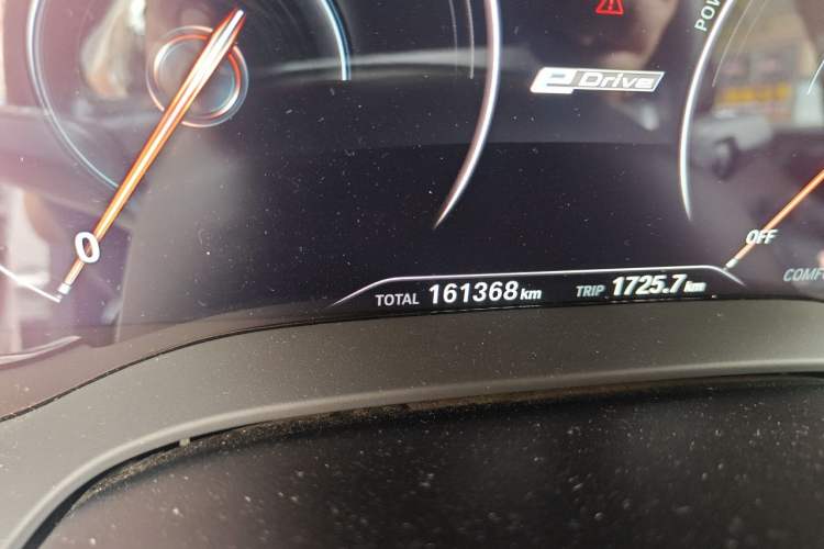 Used BMW 5 Series New Energy 2019 530Le Luxury Package Odometer Close Up