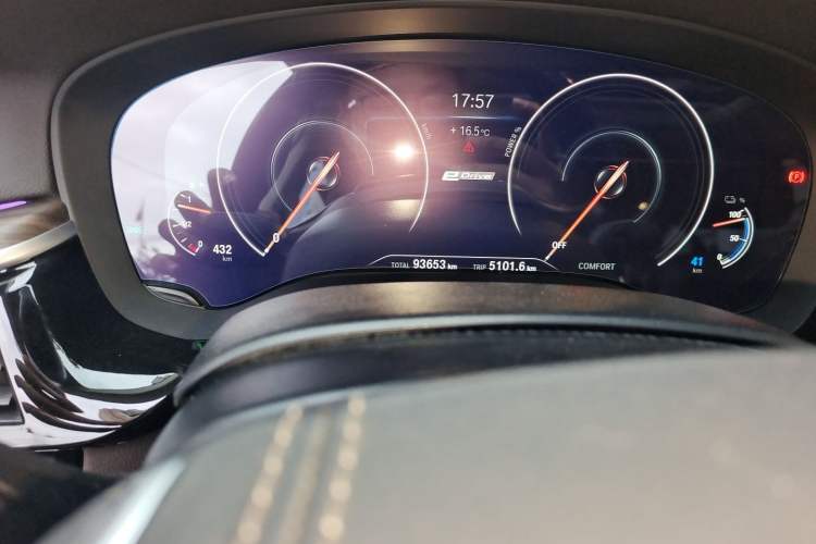 Used BMW 5 Series New Energy 2019 530Le Pioneer Edition Odometer Close Up
