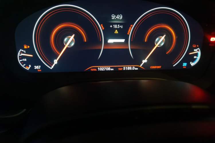 Used BMW 5 Series New Energy 2019 530Le Luxury Package Odometer Close Up