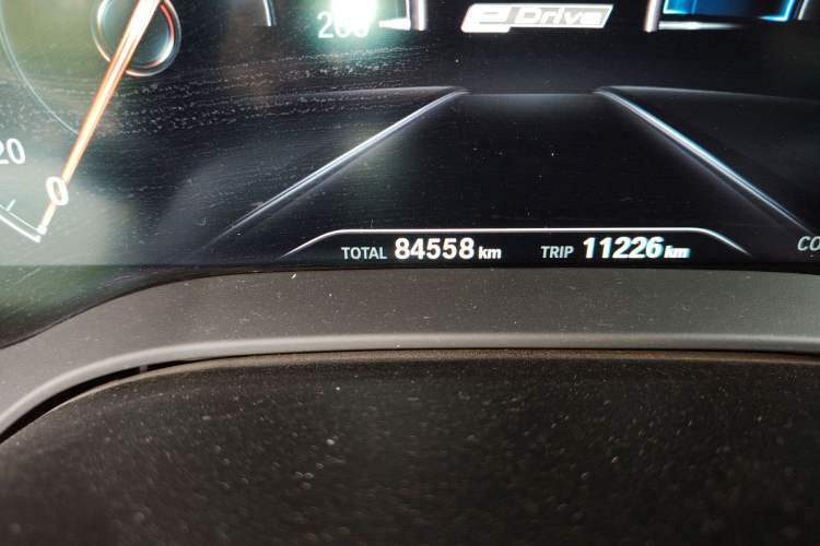 Used BMW 5 Series New Energy 2019 Updated Version 530Le Luxury Package Odometer Close Up