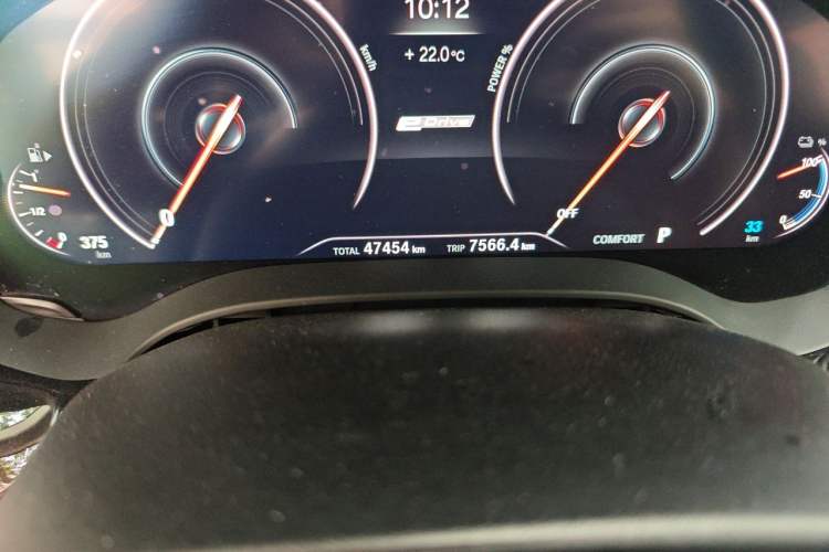 Used BMW 5 Series New Energy 2019 530Le Luxury Package Odometer Close Up