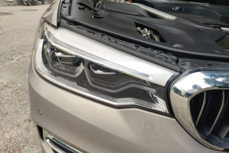 Used BMW 5 Series New Energy 2019 Updated 530Le Pioneer Edition Right Front Headlight