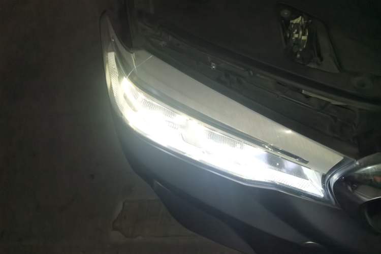 Used BMW 5 Series New Energy 2019 530Le Luxury Package Right Front Headlight