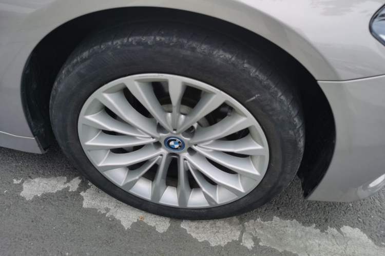 Used BMW 5 Series New Energy 2019 530Le Luxury Package Right Front Wheel Hub