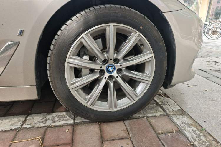 Used BMW 5 Series New Energy 2019 530Le Luxury Package Right Front Wheel Hub