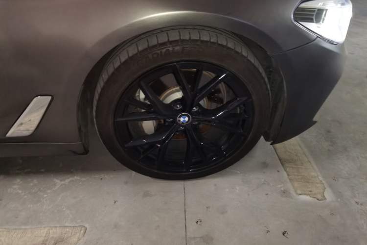 Used BMW 5 Series New Energy 2019 530Le Luxury Package Right Front Wheel Hub