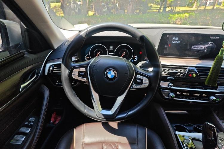 Used BMW 5 Series New Energy 2019 Updated Version 530Le Luxury Package Steering Wheel