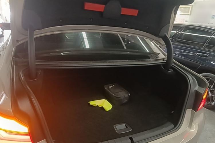 Used BMW 5 Series New Energy 2019 530Le Luxury Package Trunk