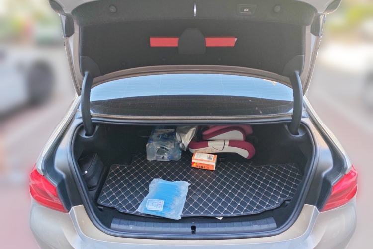 Used BMW 5 Series New Energy 2019 Updated 530Le Pioneer Edition Trunk