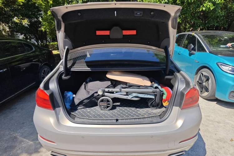Used BMW 5 Series New Energy 2019 Updated Version 530Le Luxury Package Trunk
