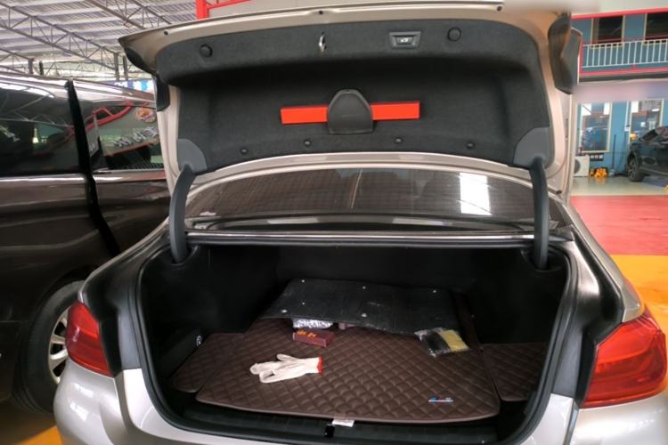 Used BMW 5 Series New Energy 2019 Updated 530Le Pioneer Edition Trunk