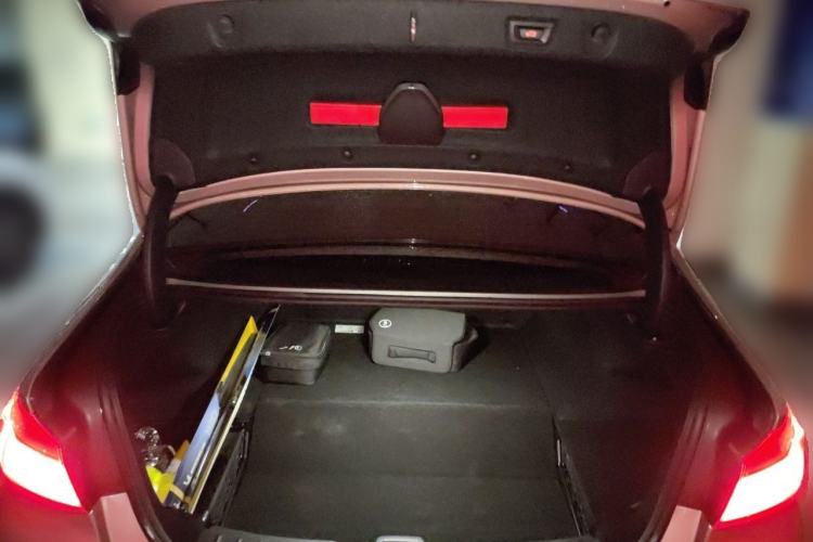 Used BMW 5 Series New Energy 2019 Updated Version 530Le Luxury Package Trunk