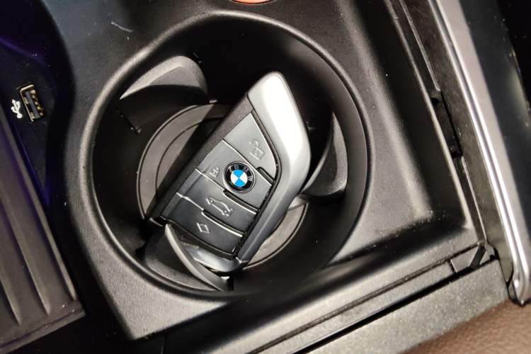 Used BMW 5 Series New Energy 2019 Updated Version 530Le Luxury Package Vehicle Key
