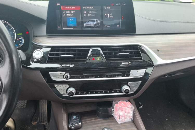 Used BMW 5 Series New Energy 2019 530Le Luxury Package Audio And AC Panel