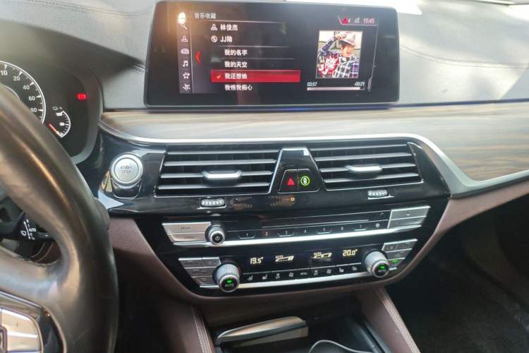 Used BMW 5 Series New Energy 2019 Updated 530Le Pioneer Edition Audio And AC Panel