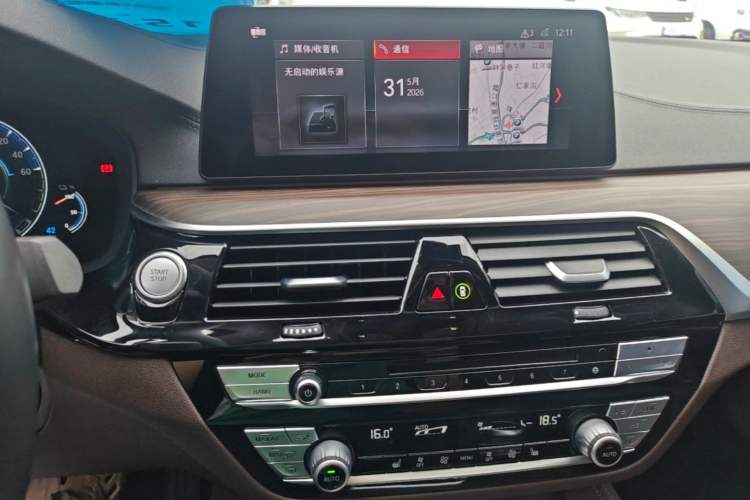Used BMW 5 Series New Energy 2019 Updated Version 530Le Luxury Package Audio And AC Panel