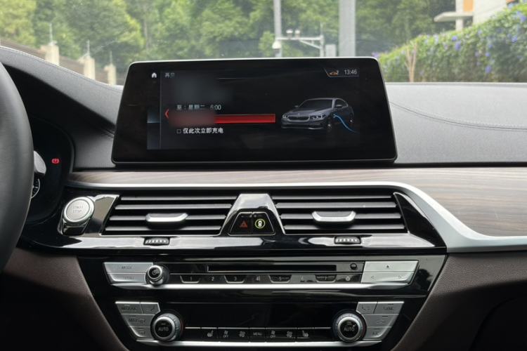 Used BMW 5 Series New Energy 2019 Updated Version 530Le Luxury Package Audio And AC Panel