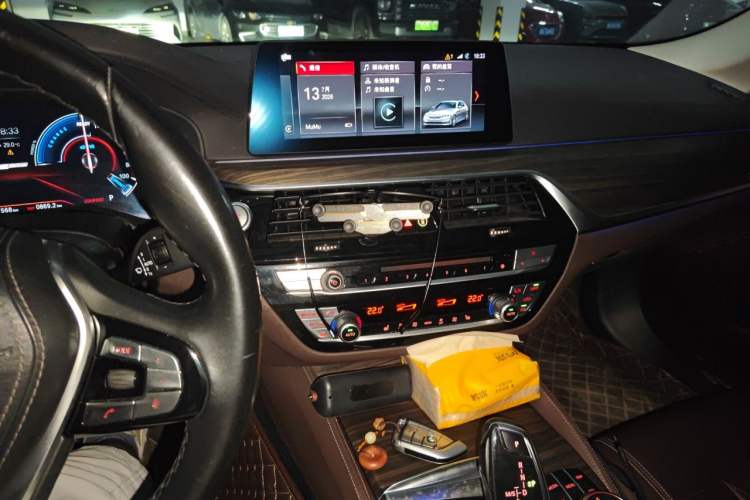 Used BMW 5 Series New Energy 2019 530Le Luxury Package Audio And AC Panel