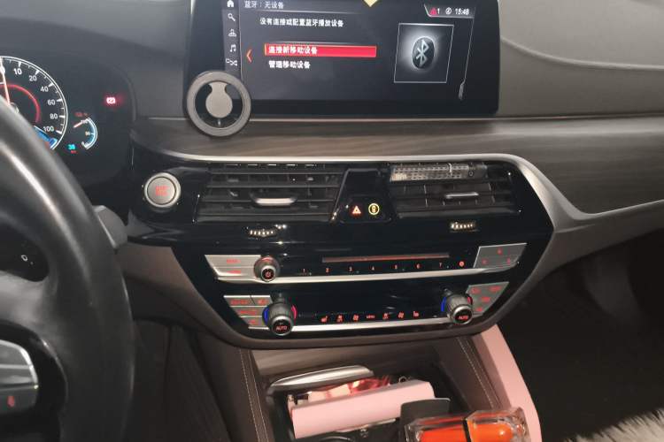 Used BMW 5 Series New Energy 2019 Updated Version 530Le Luxury Package Audio And AC Panel
