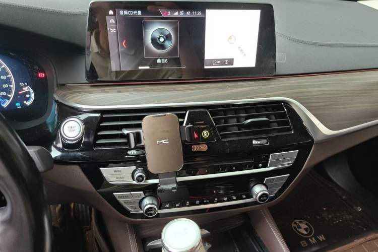 Used BMW 5 Series New Energy 2019 Updated 530Le Pioneer Edition Audio And AC Panel