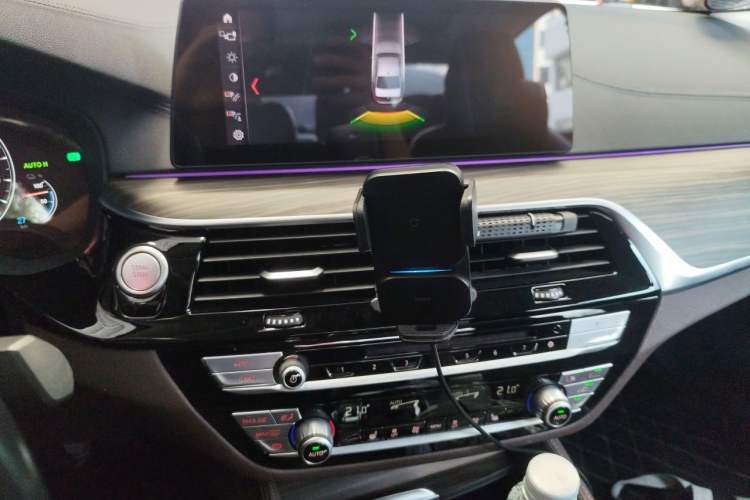Used BMW 5 Series New Energy 2019 530Le Luxury Package Audio And AC Panel