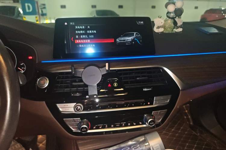 Used BMW 5 Series New Energy 2019 Updated 530Le Pioneer Edition Audio And AC Panel