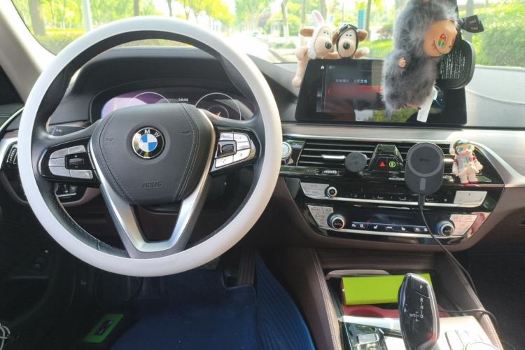 Used BMW 5 Series New Energy 2019 530Le Luxury Package Center Console