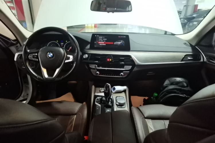 Used BMW 5 Series New Energy 2019 530Le Pioneer Edition Center Console