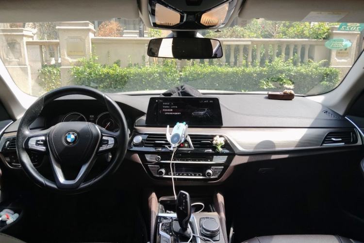 Used BMW 5 Series New Energy 2019 530Le Luxury Package Center Console