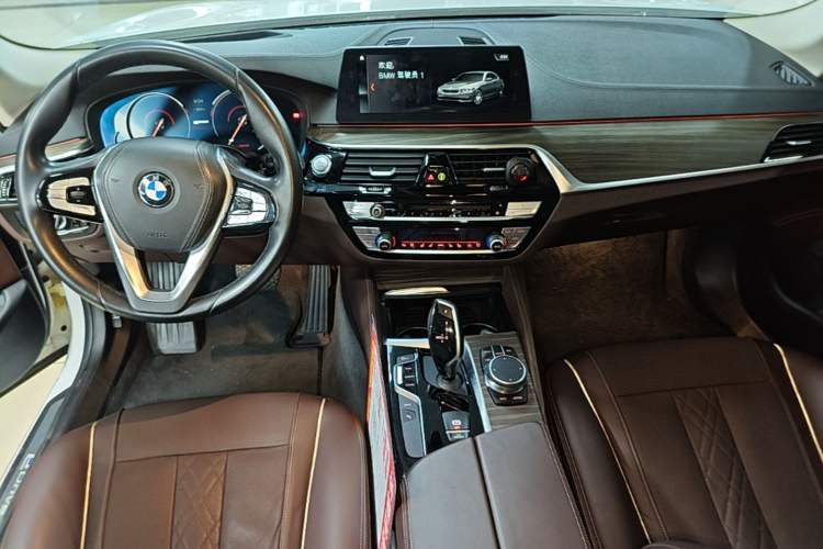 Used BMW 5 Series New Energy 2019 530Le Luxury Package Center Console