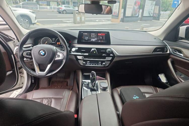 Used BMW 5 Series New Energy 2019 530Le Luxury Package Center Console