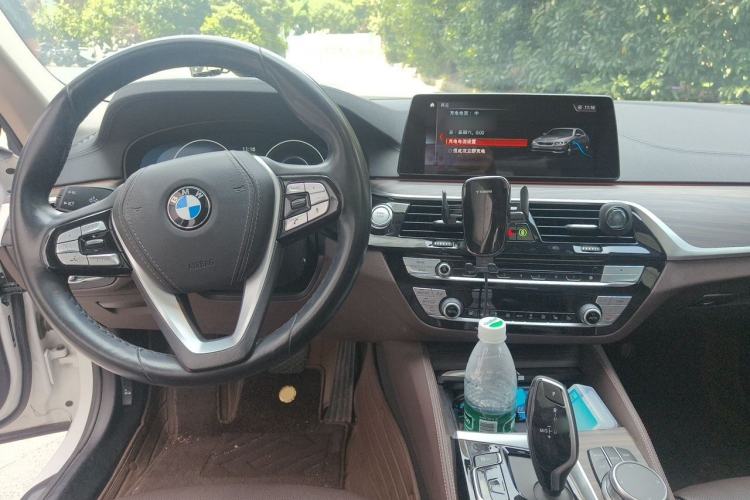 Used BMW 5 Series New Energy 2019 530Le Pioneer Edition Center Console