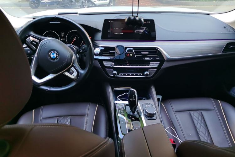 Used BMW 5 Series New Energy 2019 530Le Luxury Package Center Console