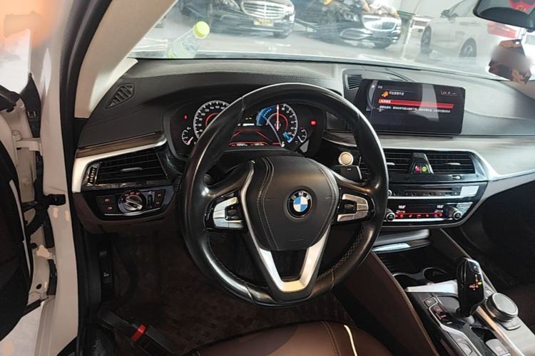 Used BMW 5 Series New Energy 2019 530Le Luxury Package Center Console