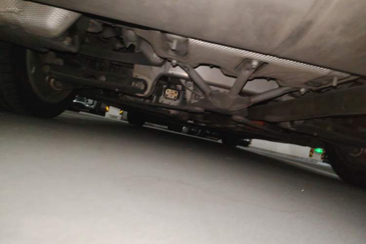 Used BMW 5 Series New Energy 2019 530Le Luxury Package Chassis Rear