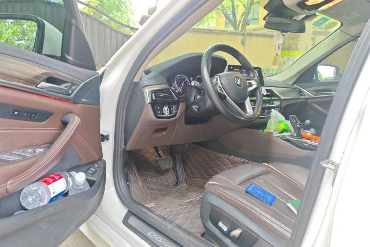 Used BMW 5 Series New Energy 2019 530Le Luxury Package Driver Seat