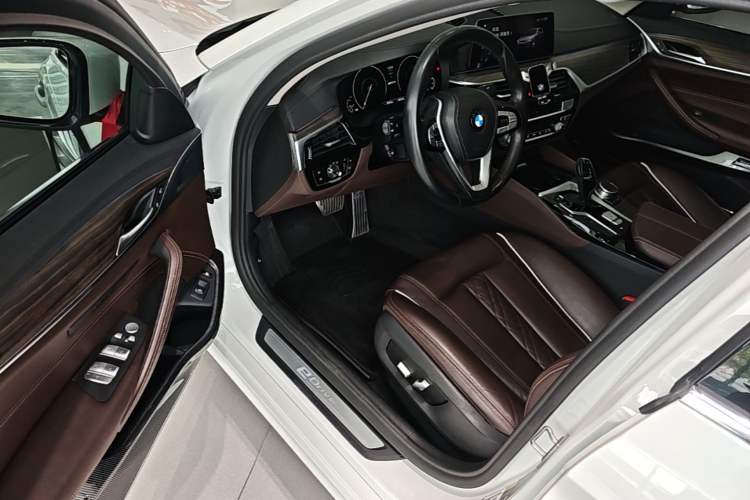 Used BMW 5 Series New Energy 2019 Updated Version 530Le Luxury Package Driver Seat