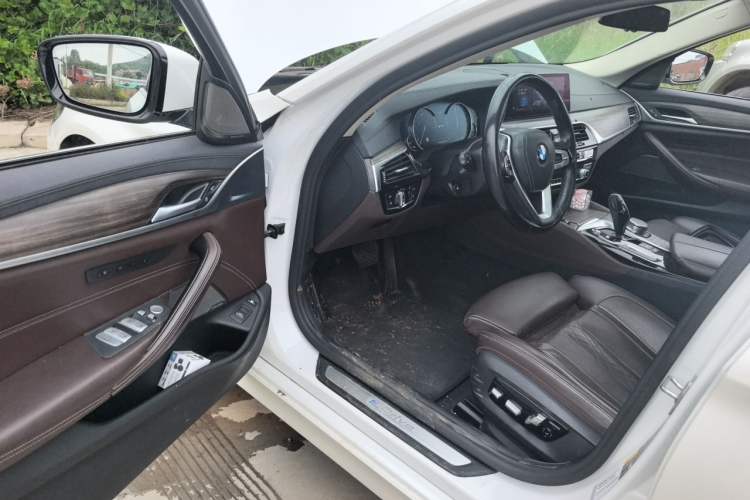 Used BMW 5 Series New Energy 2019 530Le Luxury Package Driver Seat