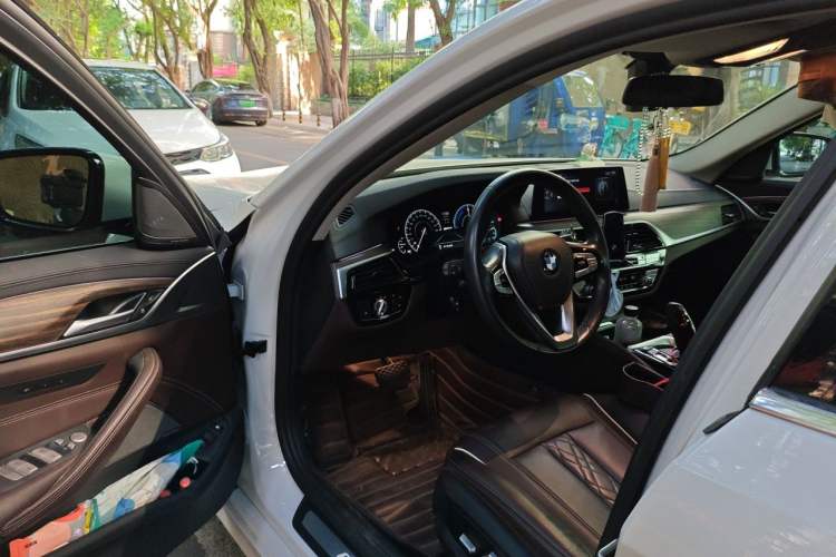 Used BMW 5 Series New Energy 2019 Updated Version 530Le Luxury Package Driver Seat