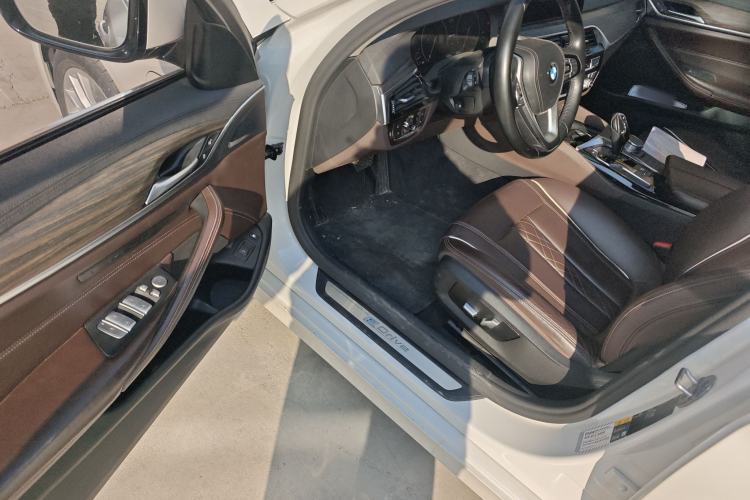 Used BMW 5 Series New Energy 2019 530Le Luxury Package Driver Seat