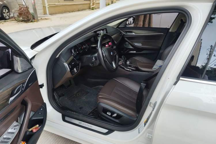 Used BMW 5 Series New Energy 2019 530Le Luxury Package Driver Seat