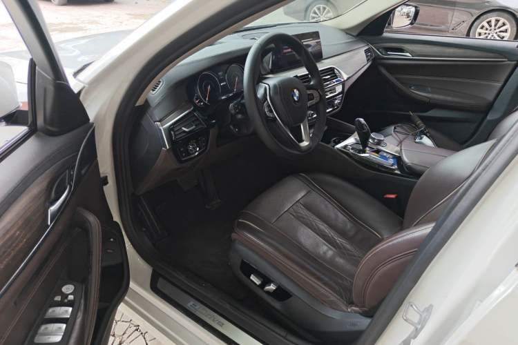 Used BMW 5 Series New Energy 2019 530Le Luxury Package Driver Seat