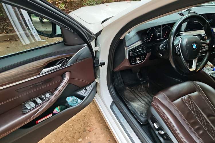 Used BMW 5 Series New Energy 2019 530Le Luxury Package Driver Seat