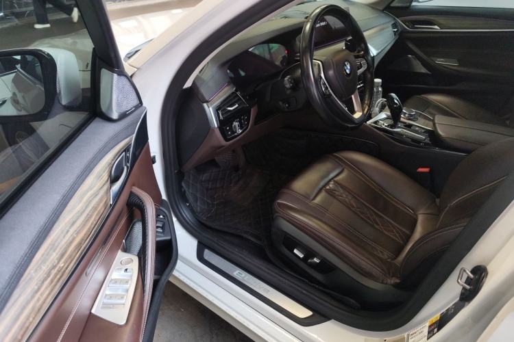 Used BMW 5 Series New Energy 2019 530Le Luxury Package Driver Seat