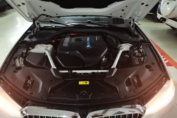 Used BMW 5 Series New Energy 2019 530Le Pioneer Edition Engine Bay